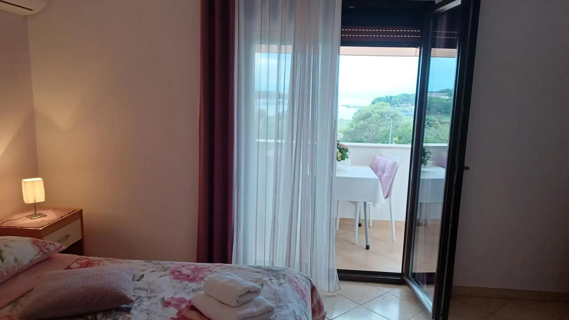 Room Pometo III Poreč Croácia